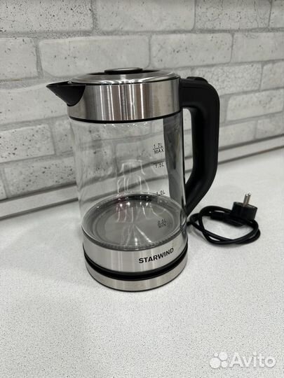 Чайник Starwind SKG3081
