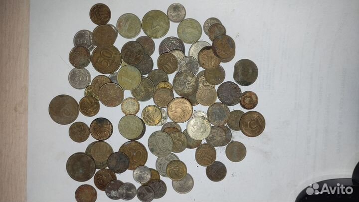Монеты и бумажные купюры