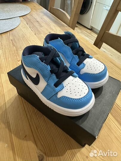 Кроссовки Nike Air Jordan 1