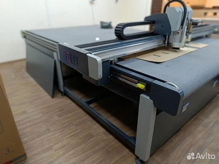 Планшетный режущий плоттер T-CUT DC 2525 PRO