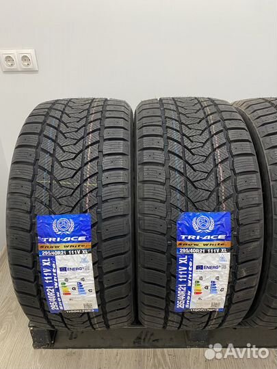 Tri Ace Snow White II 295/40 R21 111V