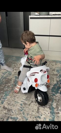 Детcкий мотoцикл бегoвел Кrеiss