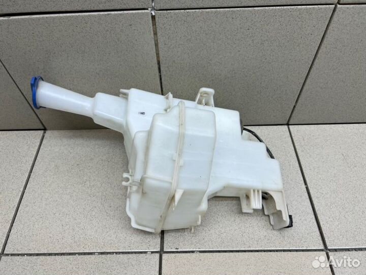 Бачок омывателя лобового стекла Hyundai Solaris