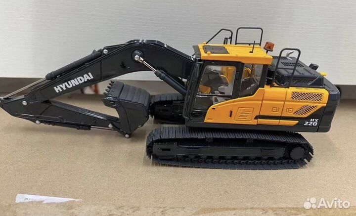 Автомодель экскаватор