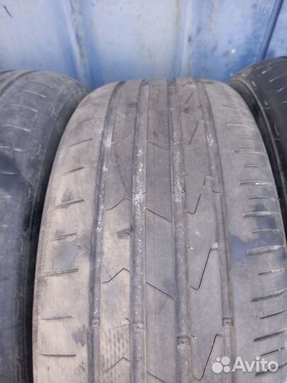 Hankook AH33 235/55 R17 98H