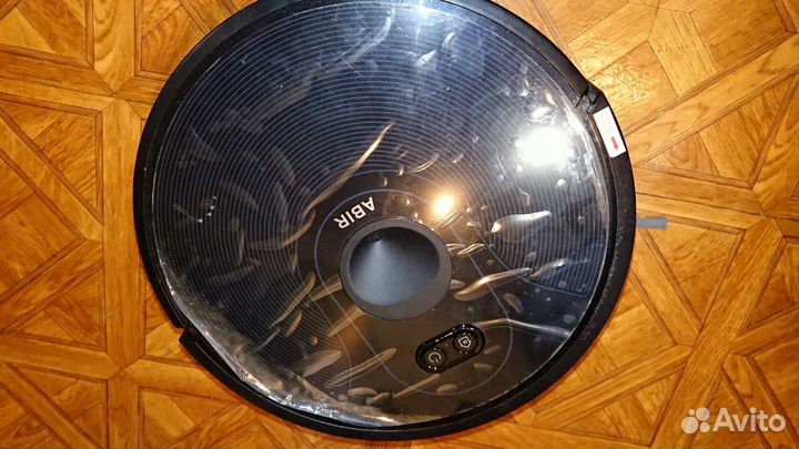 Робот пылесос с камерой