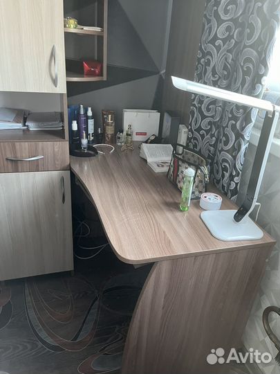 Стол письменный с шкафом