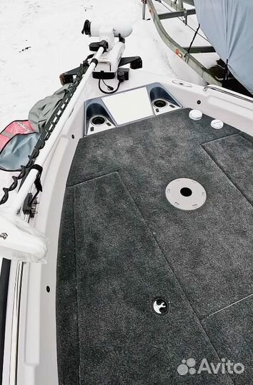 NorthSilver Husky 650 SF + Mercury F300 ProXS