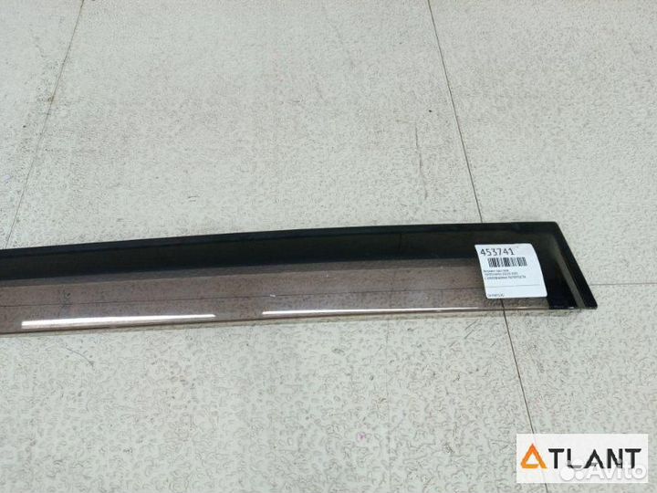 Ветровик задний правый toyota wish