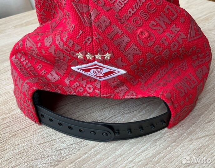 Футбольные значки клубов рпл на бейсболке