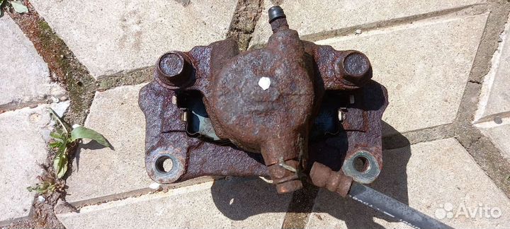 Суппорт тормозной задний Toyota Land Cruiser Prado