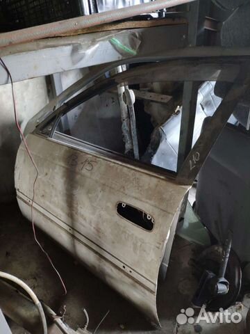 Тойота Калдина ST210-215 дверь