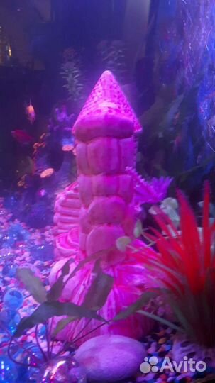 Замок в аквариум