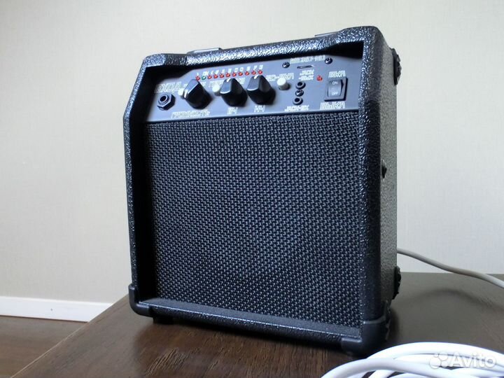 Гитарный комбоусилитель 10вт
