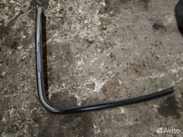 Уплотнитель двери задний правый Ford Focus 2 2