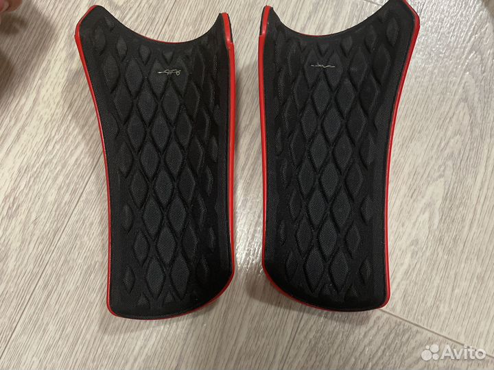 Щитки футбольные adidas