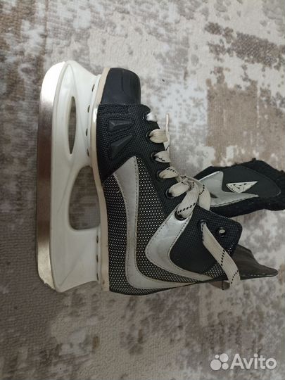 Коньки хоккейные