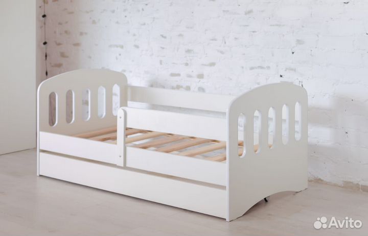 Кровать софа цвет для малыша с бортом из ламиниров