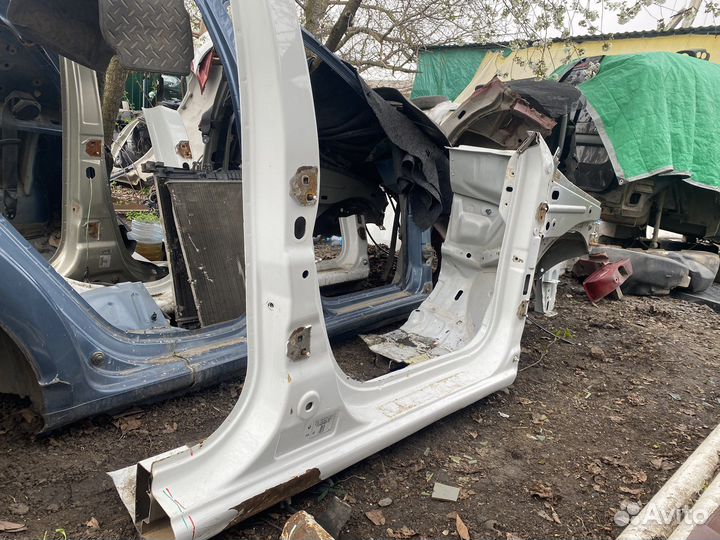 Правый порог Рено - Логан - 2