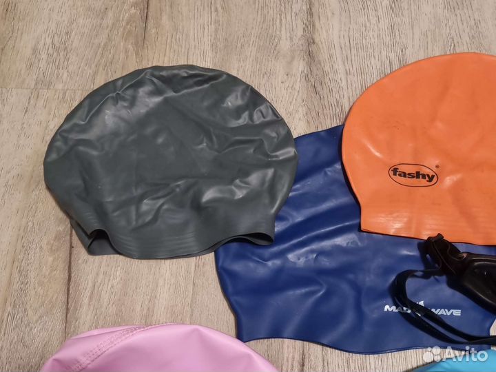 Шапочки и очки для бассейна