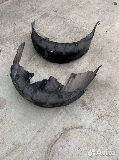 Задний подкрылок Toyota Crown Majesta 186