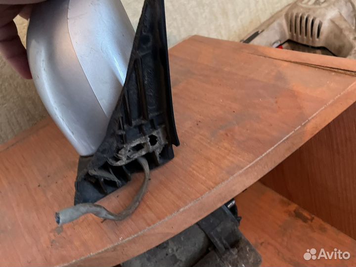 Правое зеркало Nissan Skyline PV35