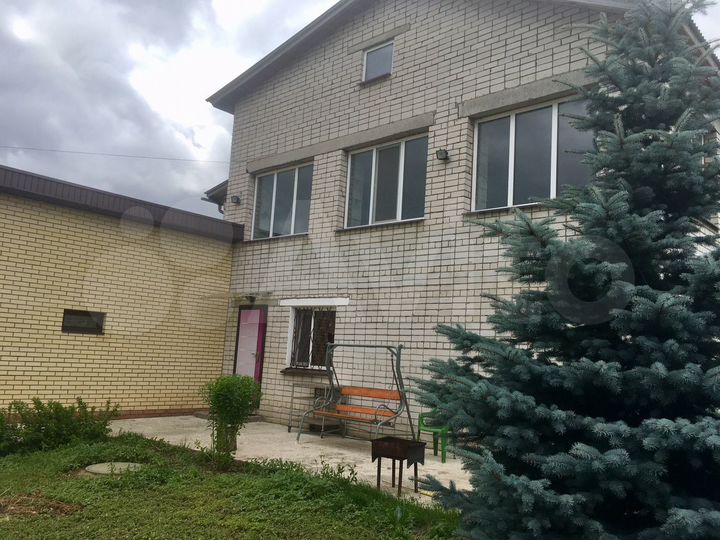 Коттедж 280 м² на участке 12 сот.