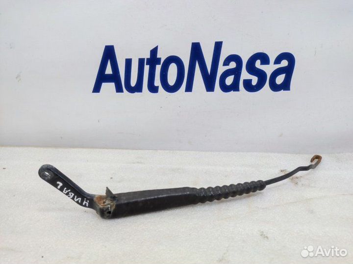 Поводок стеклоочистителя передний Chevrolet Niva