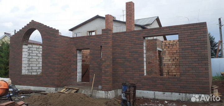 Бригада строителей (кирпич, фундамент,земля, )