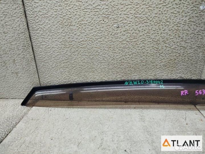 Ветровик задний правый toyota prius