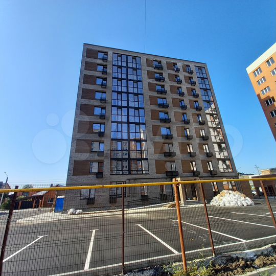 2-к. квартира, 53 м², 1/8 эт.