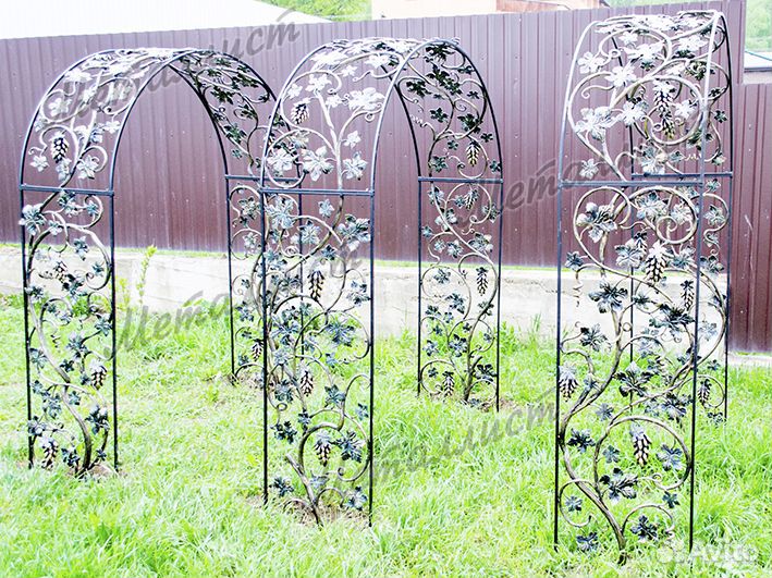 Кованая садовая арка для растений. Пергола