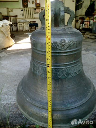 Старинный колокол, церковный