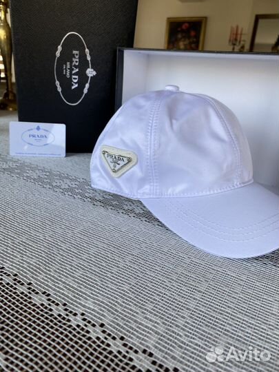 Бейсболка prada
