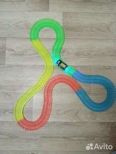 Игра гибкий трек с машинкой