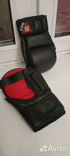 Перчатки для кикбоксинга