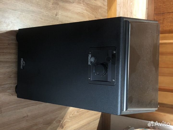 Сабвуфер Magnat Omega 250