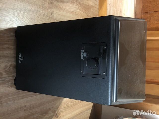 Сабвуфер Magnat Omega 250