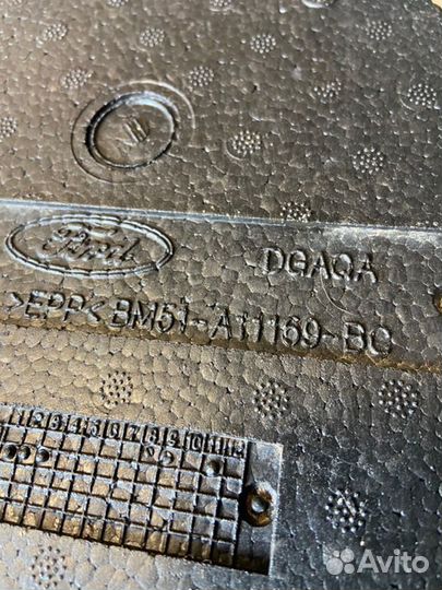 Ящик под инстумент левый Ford Focus