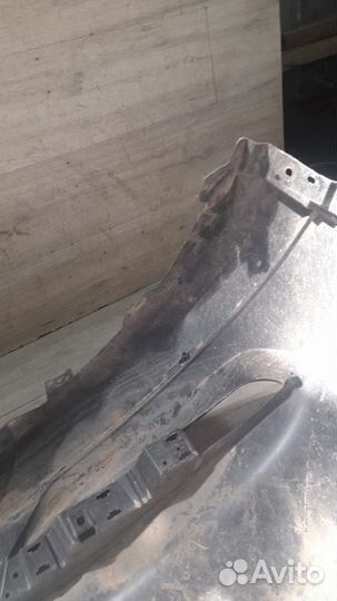 Бампер передний под парктроники и омыватели Mazda