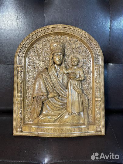 Резные иконы из дерева