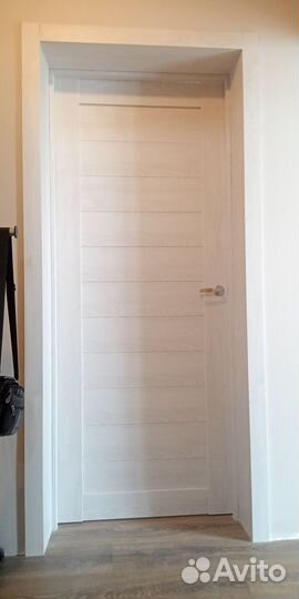 Продам меж комнатную дверь комплект