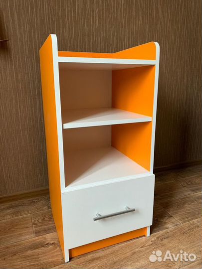 Тумба, стол, шкаф