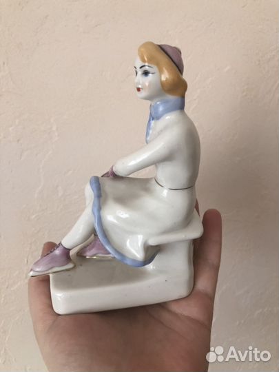 Статуэтка фарфор фигуристка