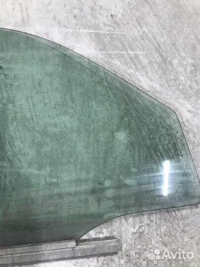 Стекло переднее правое Mercedes W210 (4188)