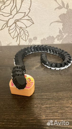 Подвижная игрушка, змея