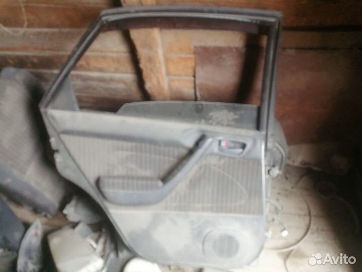 Двери задние Corona Sf