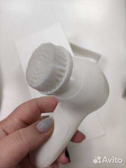 Прибор для чистки лица