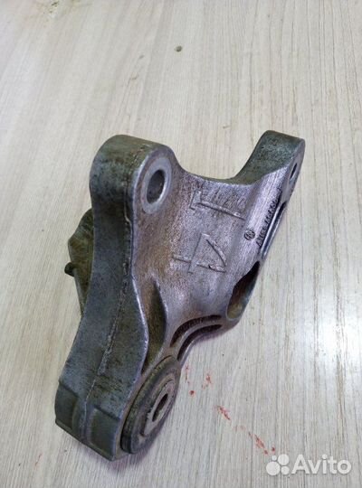 Опора кронштейн МКПП Форд Фокус 2 Рестайлинг седан