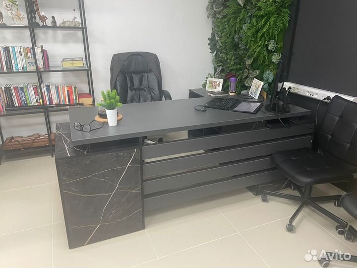Стол руководителя, офисная мебель